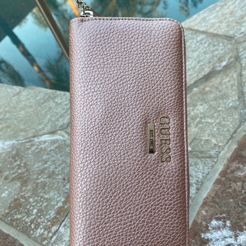 Guess Maxxe Large Zipper Wallet Rose Gold Metallic
